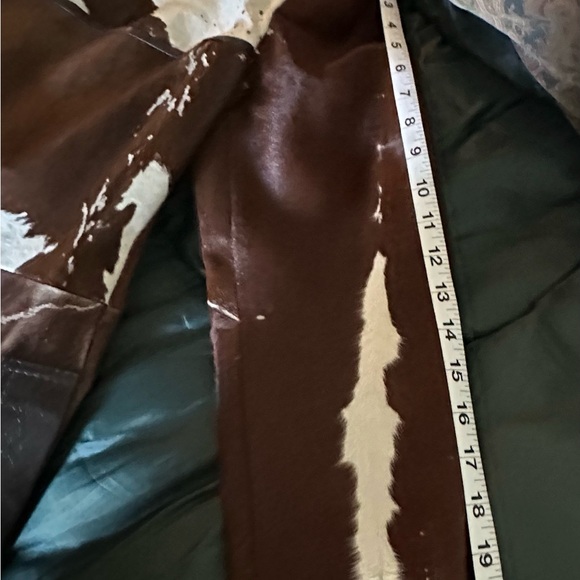 Rare 1970’s Vintage Danaya Cowhide Hair & Leather Jacket in a size 8 - Picture 11 of 13